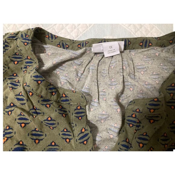 Liz Claiborne Pullover Top  S/S Size 1X. - Picture 5 of 6